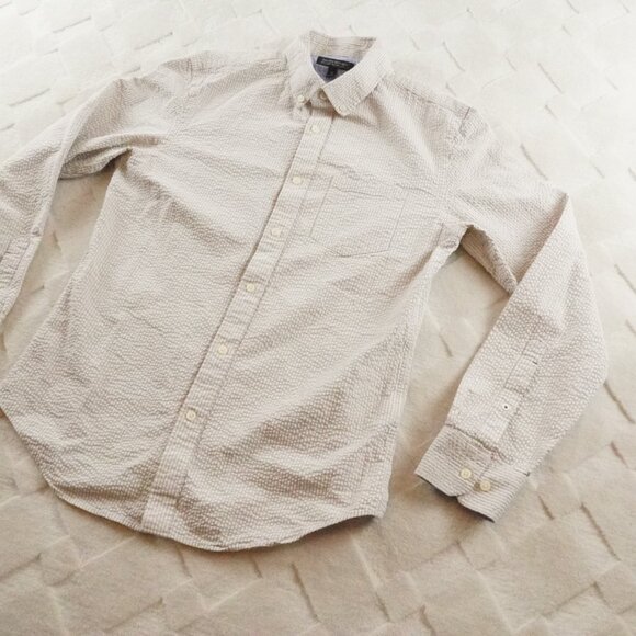 Banana Republic Cream Casual Button Down Shirt - Picture 2 of 12
